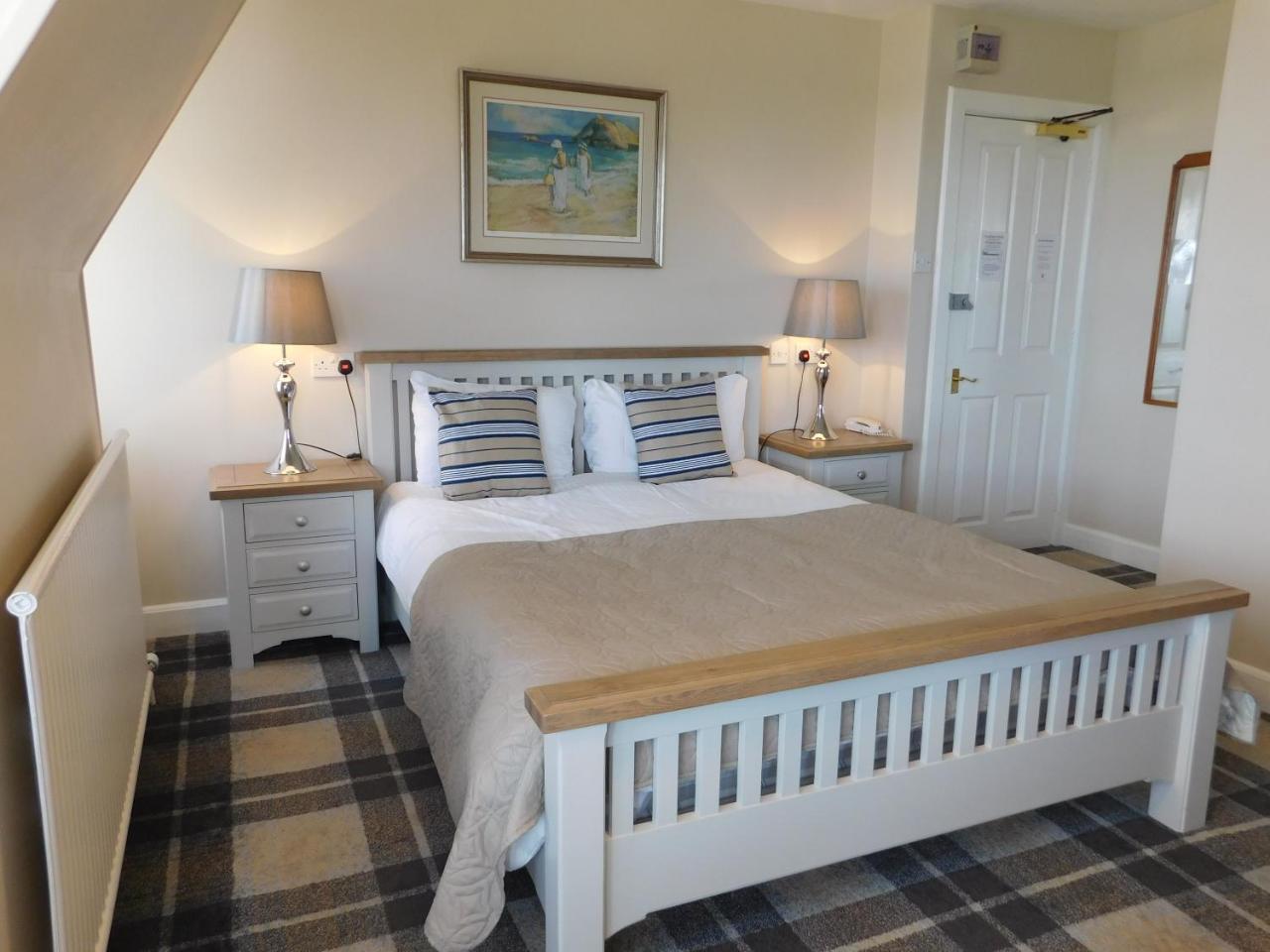 Cullen Bay Hotel Bagian luar foto